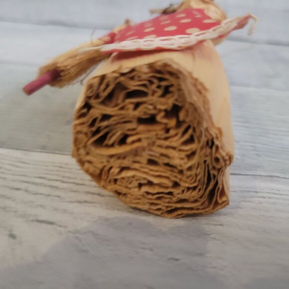 Set Of 3 Handmade Corn Husk Dolls With Red & Floral Accents - Picture 16 of 16